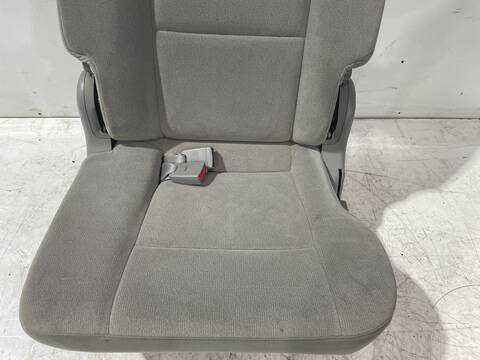 Foto 2ª: Asientos Traseros Kia Carnival 2.9 CRDI LX 144CV 106KW [J3] (2004)