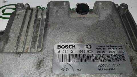 Foto 3ª: Centralita Motor ECU Renault Laguna EXPRESSION CONFORT GRANDTOUR 120CV 88KW [F9Q674] (2005)