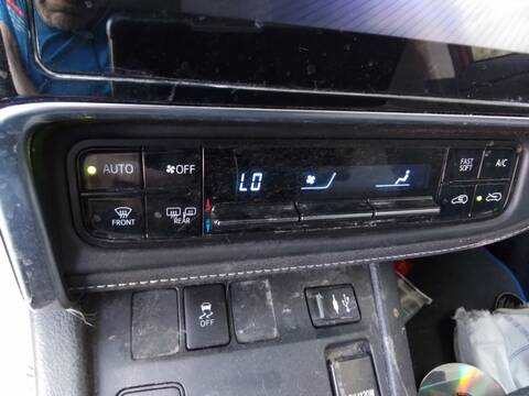 Foto 4ª: Mando Climatizador Toyota Auris HYBRID ACTIVE 99CV 73KW [2ZR] (2017)