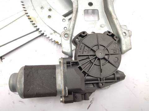 Foto 2ª: Elevalunas Manual Trasero Izquierdo Nissan Note 1.5 DCI 86CV 63KW [K9K] (2006)