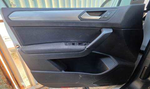 Foto 1ª: Tapizados Cartoneras Volkswagen Touran EDITION BMT 116CV 85KW (2019)
