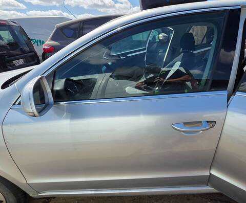 Puerta Delantera Izquierda Skoda Superb ELEGANCE 140CV 103KW