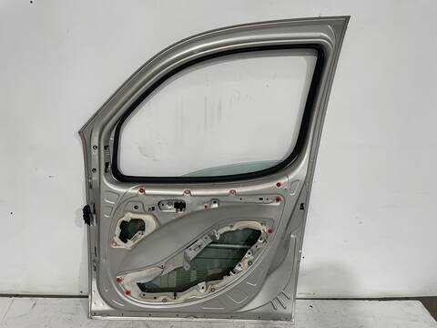 Foto 3ª: Puerta Delantera Derecha Fiat Doblo 1.9 D ACTIVE 05.2004 ) 63CV 46KW [223A6000] (2004)