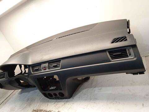 Foto 3ª: Salpicadero Skoda Rapid ACTIVE 105CV 77KW [CAY] (2014)