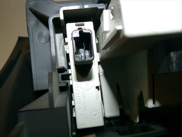 Foto 4ª: Consola Central Renault Megane 1.5 DCI 2002-2008 [K9KP7] (2006)