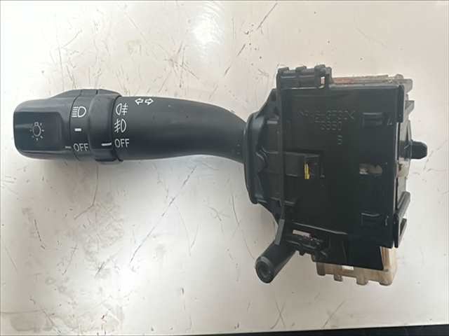 Mando Luces Toyota Corolla 2.2 CDI VERSO