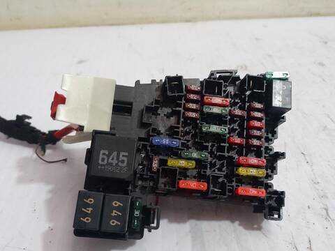 Foto 1ª: Caja Reles Fusibles Volkswagen Golf COMFORTLINE BLUEMOTION AUT. 150CV (2013)