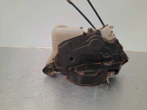 Foto 2ª: Cerradura Puerta Delantera Derecha Toyota Yaris ACTIVE 90CV 66KW [1NDTV] (2011)