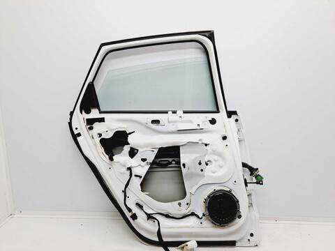 Foto 3ª: Puerta Trasera Izquierda Citroen C4 1.6 HDI FAP 92CV 68KW [9H06] (2015)