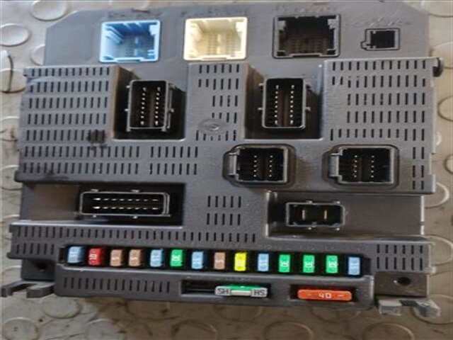 Centralita Confort BSI Peugeot 207 1.4 X-LINE [1.4 LTR. - 65 KW 16V CAT (KFU - ET3J4)]