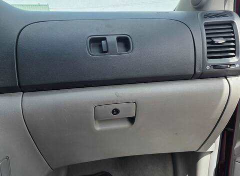 Guantera Kia Carnival 2.9 CRDI VGT ACTIVE 185CV 136KW