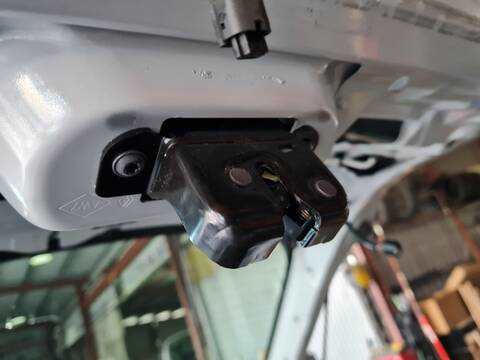 Cerradura Maletero Portón Renault Arkana TECHNO 140CV 103KW