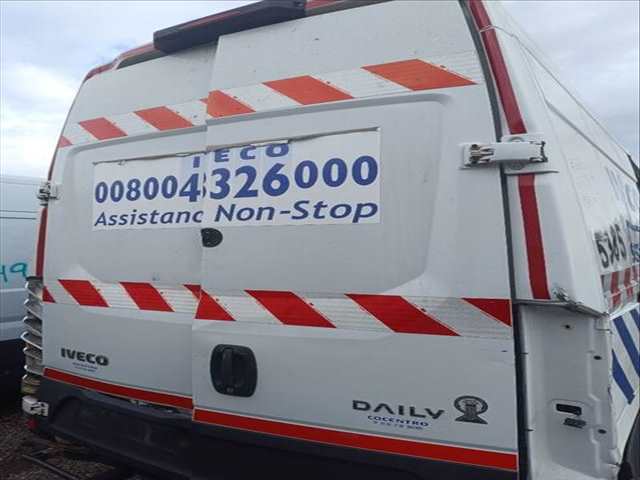 Foto 2ª: Portón Iveco Daily FURGON 35C... BATALLA 3000 145CV 107KW (2009)