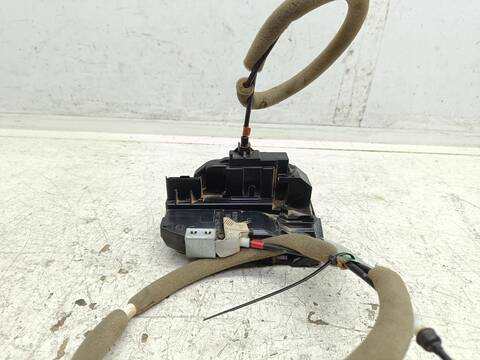 Cerradura Puerta Trasera Izquierda Nissan Qashqai N-STYLE 116CV 85KW