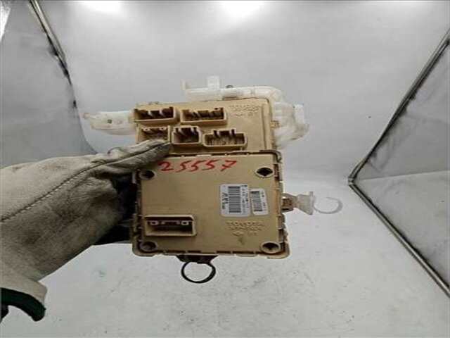 Foto 2ª: Caja Reles Fusibles Toyota Corolla 1.8 LUNA [1.8 LTR. - 95 KW 16V CAT] [1ZZFE]