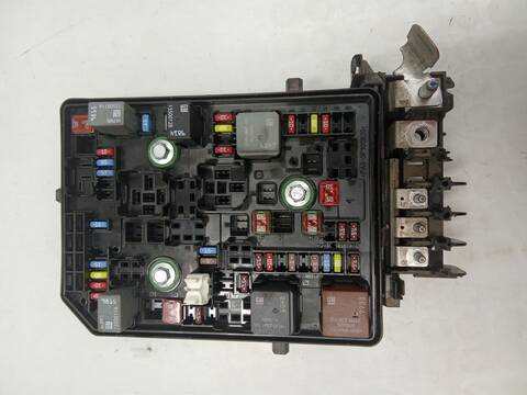 Caja Reles Fusibles Opel Astra 1.0 TURBO 68) 105CV 77KW