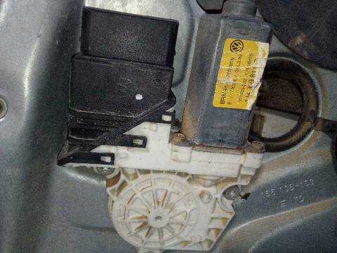 Foto 2ª: Elevalunas Manual Trasero Izquierdo Volkswagen Bora CONCEPTLINE BERLINA 90CV 66KW [AGR] (2006)