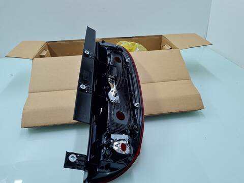 Foto 2ª: Piloto Trasero Izquierdo Fiat Doblo EASY 95CV 70KW [263A7000] (2015)
