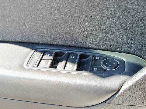 Botonera Elevalunas Renault Captur H4D480