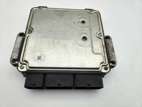 Foto 3ª: Centralita Motor ECU Renault Captur DYNAMIQUE 90CV 66KW [K9K608] (2015)