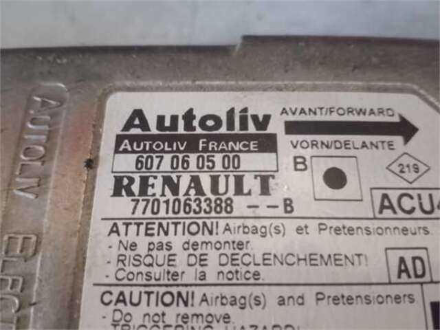 Foto 3ª: Centralita Airbag Renault Megane 1.9 CONFORT AUTHENTIQUE [1.9 LTR. - 88 KW DCI DIESEL] II BERLINA 5P (10.2002-_) [F9Q B8]