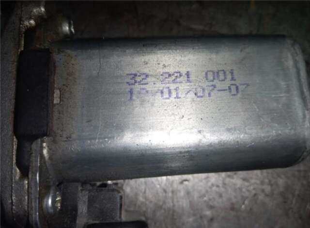 Foto 1ª: Elevalunas Eléctrico Delantero Derecho Alfa Romeo 147 1.9 JTDM 8V [937 A3.000]