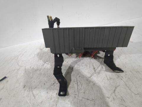 Foto 3ª: Caja Reles Fusibles Bmw Serie 1 114 120 D 177CV [N47 D20 A N47 D20 C] (2003)