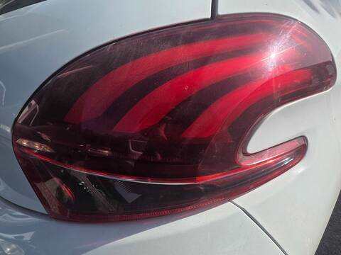 Piloto Trasero Derecho Peugeot 208 STYLE 82CV 60KW