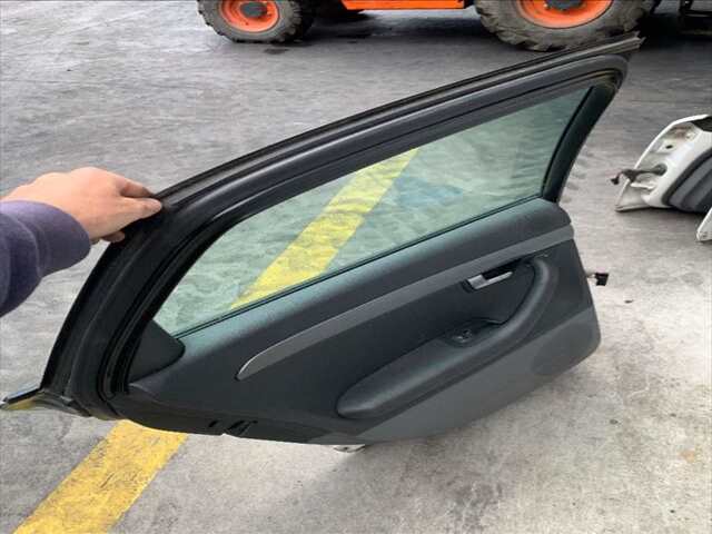 Foto 2ª: Puerta Trasera Izquierda Seat Exeo 2.0 TDI 120CV [CAGC] (2011)