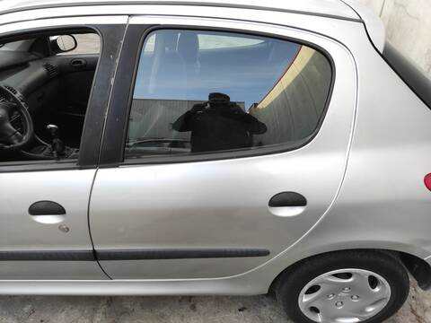Foto 1ª: Puerta Trasera Izquierda Peugeot 206 NFZ (2000)