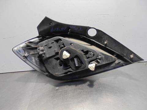 Foto 2ª: Piloto Trasero Derecho Opel Astra COSMO 105CV 77KW [Z16XEP] (2006)