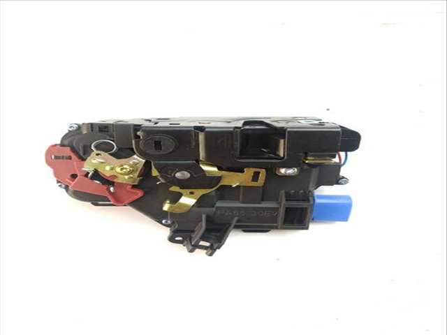 Foto 2ª: Cerradura Puerta Trasera Derecha Volkswagen Golf 2.0 TDI (2003)