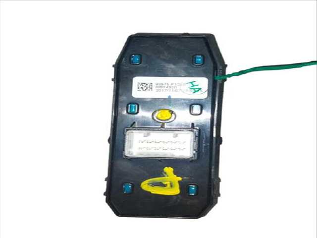 Foto 3ª: Botonera Elevalunas Kia Sportage 1.6 GDI 132CV (2015)