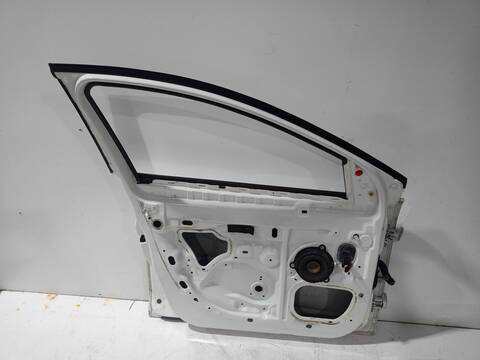 Foto 3ª: Puerta Delantera Izquierda Renault Megane D III BERLINA 5P DYNAMIQUE (2012)