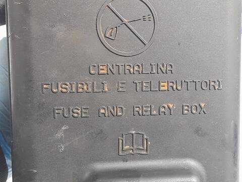 Foto 3ª: Caja Reles Fusibles Fiat Doblo 1.3 16V M-JET CAT 95CV [330A1000] (2015)