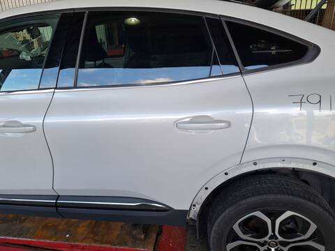 Puerta Trasera Izquierda Renault Arkana TECHNO 140CV 103KW
