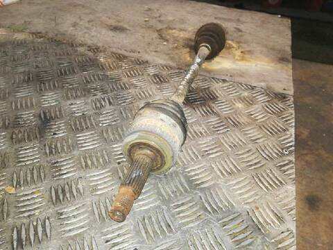 Foto 3ª: Transmision Delantera Izquierda Kia Carnival VERSION INDEFINIDA (1999)