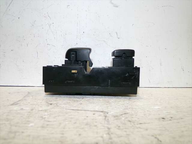 Foto 2ª: Botonera Elevalunas Nissan Juke 1.5 DCI 2010-2015 [K9KA6] (2014)