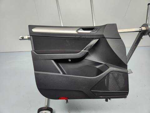 Tapizados Cartoneras Volkswagen Touran LIFE 149CV 110KW