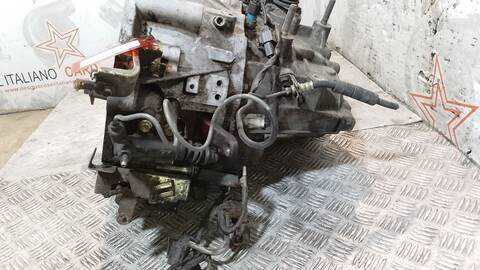 Foto 2ª: Caja Cambios Mazda 6 2.0 CRTD 120 ACTIVE 5-PTAS.) BERLINA 121CV 89KW [RF] (2002)