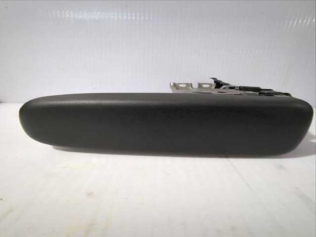 Consola Central Toyota Yaris 1.5 HYBRID MXPH11) 92CV