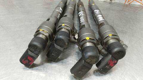 Foto 2ª: Inyectores Volkswagen Golf ADVANCE 105CV 77KW [CAYC] (2010)