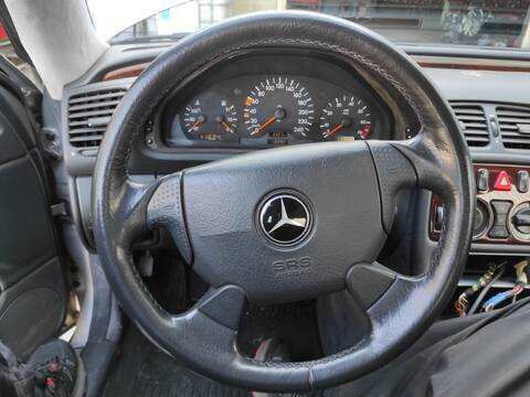 Volante Mercedes Clase CLK 200 2.0 G 163CV 120KW BM 208) COUPE 111945