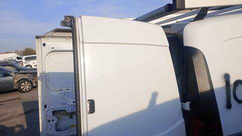Foto 4ª: Puerta Trasera Derecha Renault Express 1.5 BLUE DCI 95 F6AB) 95CV 70KW FURGON FURGON/MONOSPACE [K9K 876,K9K 872] (2023)