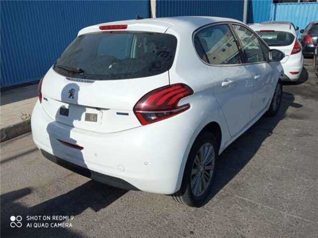 Foto 2ª: Piloto Trasero Derecho Peugeot 208 1.2 ALLURE [1.2 LTR. - 81 KW 12V E-THP - PURETECH] [HNZ-HN01]