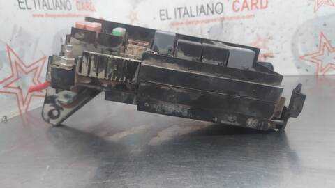 Foto 3ª: Caja Reles Fusibles Mercedes Clase ML 300 3.0 CDI W164) 224CV 165KW AUT. OM642 [OM642940] (2006)