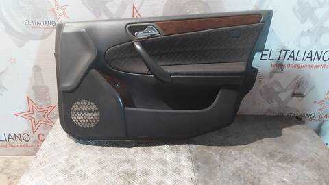 Foto 4ª: Tapizados Cartoneras Mercedes Clase C 160 211CV 155KW FAMILIAR (2001)