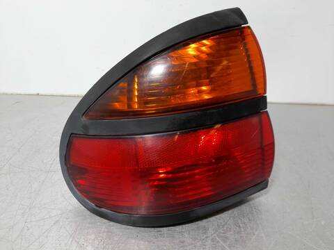 Foto 3ª: Piloto Trasero Izquierdo Renault Laguna 2.2 DIESEL 83CV 61KW [G8T] (1995)