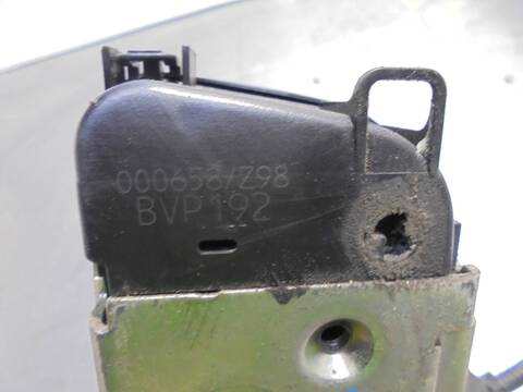 Foto 3ª: Cerradura Puerta Trasera Derecha Renault Laguna AUTHENTIQUE 120CV 88KW [F4P C7] (2002)