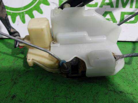 Foto 3ª: Cerradura Puerta Delantera Izquierda Mazda 6 2.0 16V CAT BERLINA 136CV 100KW [FS2C] (2001)
